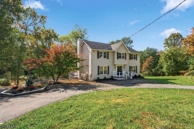 105 Russling Rd Property Photo 3