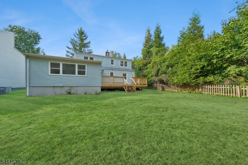 31 Glenview Dr Property Photo 32