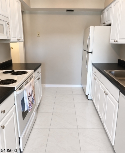 1 Iron Forge Sq 20 Property Photo 10