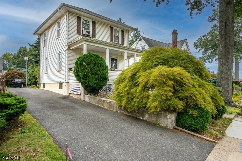 4 S Springfield Ave Property Photo 2