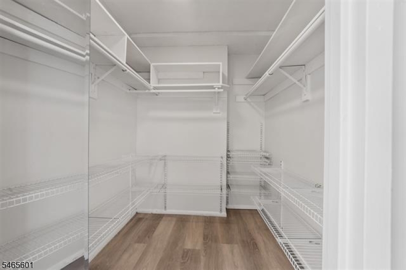 1633 Harmon Cove Tower Property Photo 21
