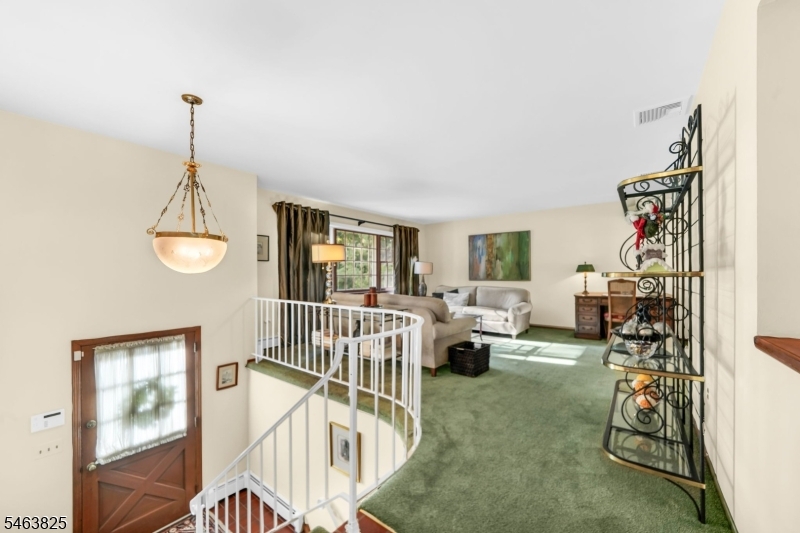 11 Oakland Ter Property Photo 11
