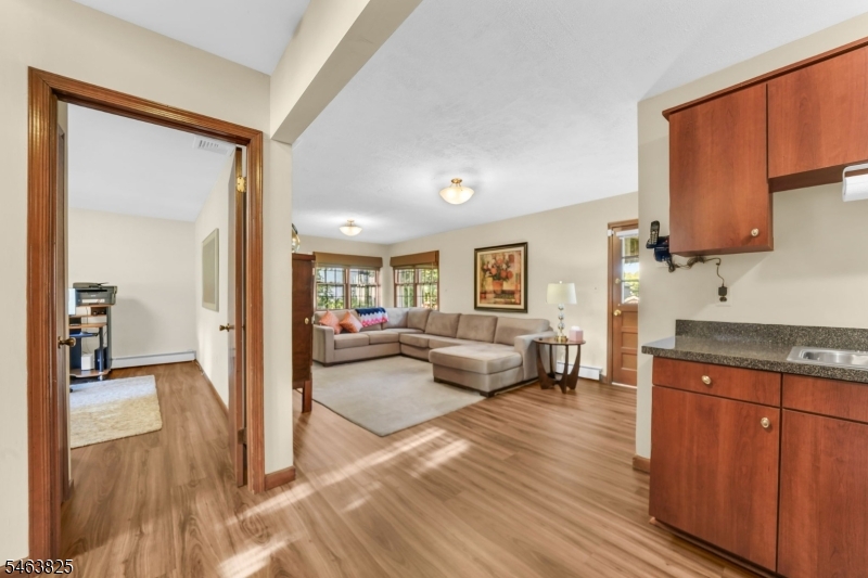 11 Oakland Ter Property Photo 15