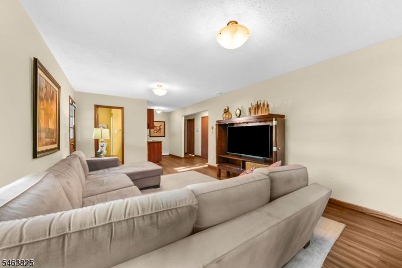 11 Oakland Ter Property Photo 16