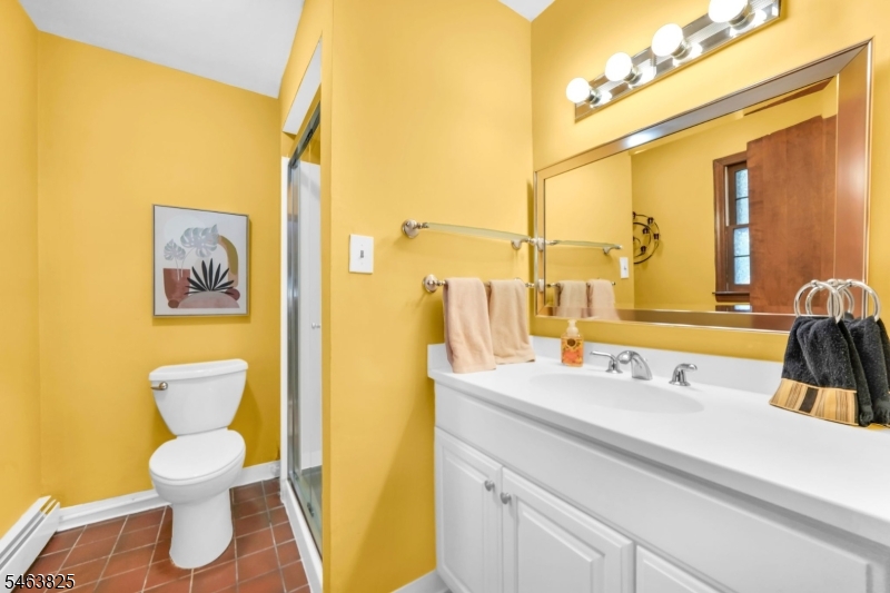 11 Oakland Ter Property Photo 24