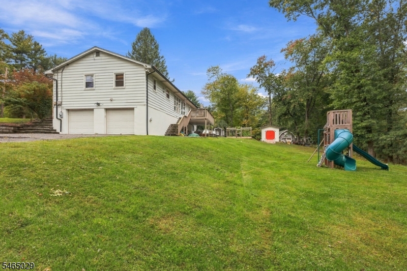 230 River Rd Property Photo 3