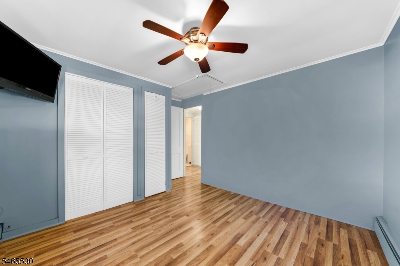 224 Baker St Property Photo 11
