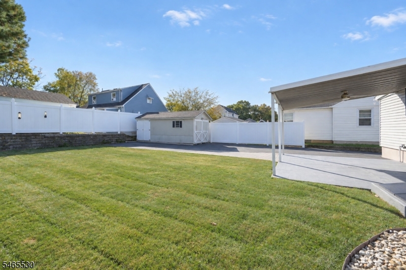 224 Baker St Property Photo 15