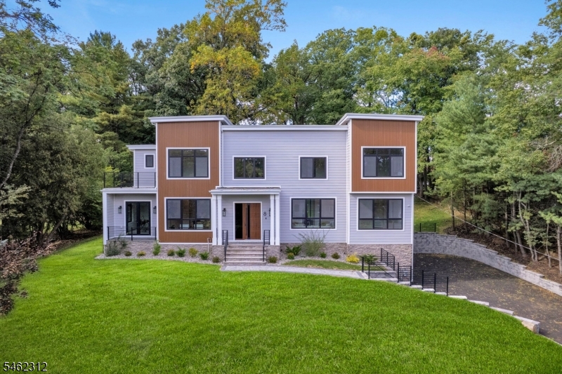 8 Fordham Rd Property Photo 1