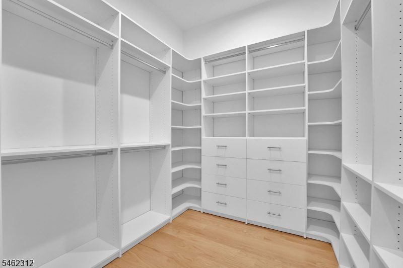 8 Fordham Rd Property Photo 12