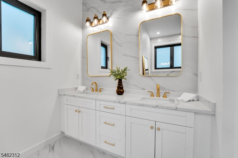 8 Fordham Rd Property Photo 15