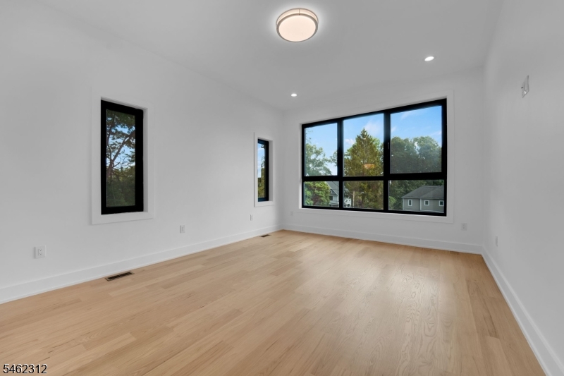 8 Fordham Rd Property Photo 28
