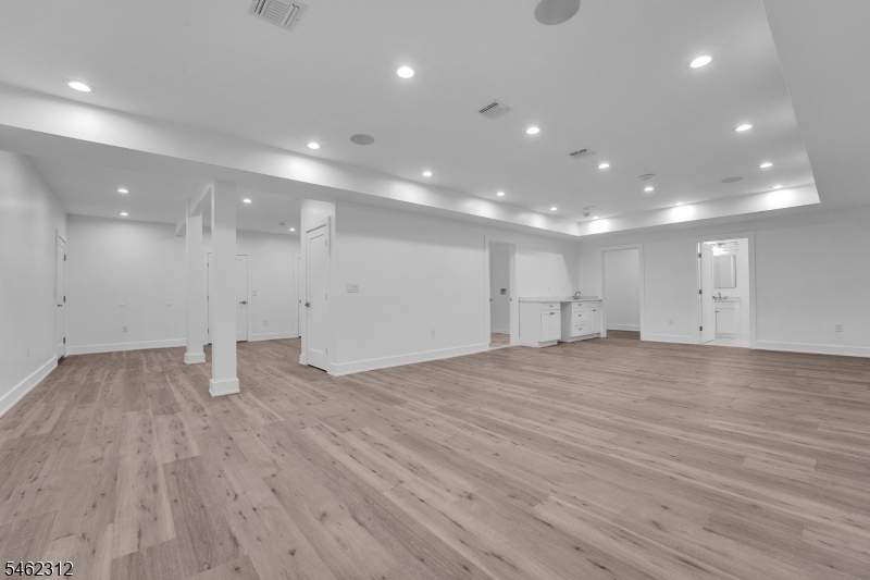 8 Fordham Rd Property Photo 40