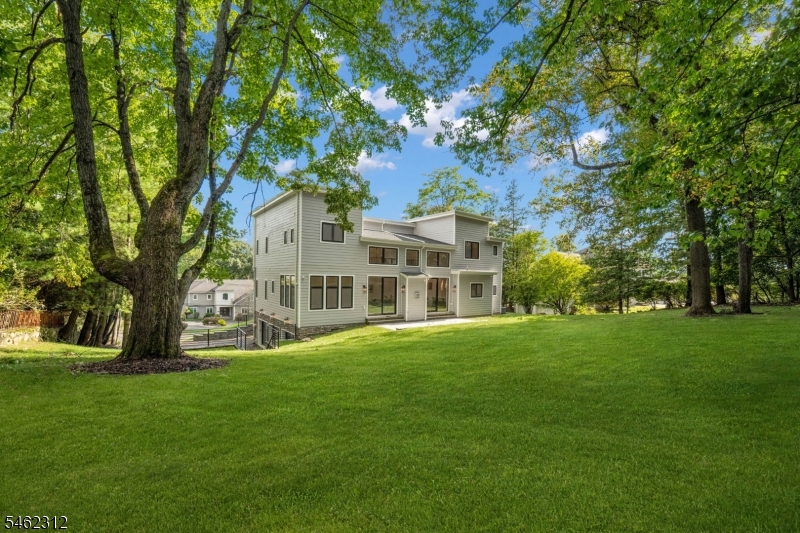 8 Fordham Rd Property Photo 44
