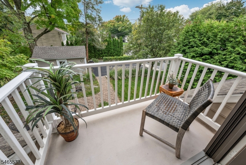 365 Walthery Ave Property Photo 22