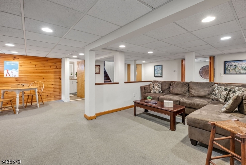 365 Walthery Ave Property Photo 30