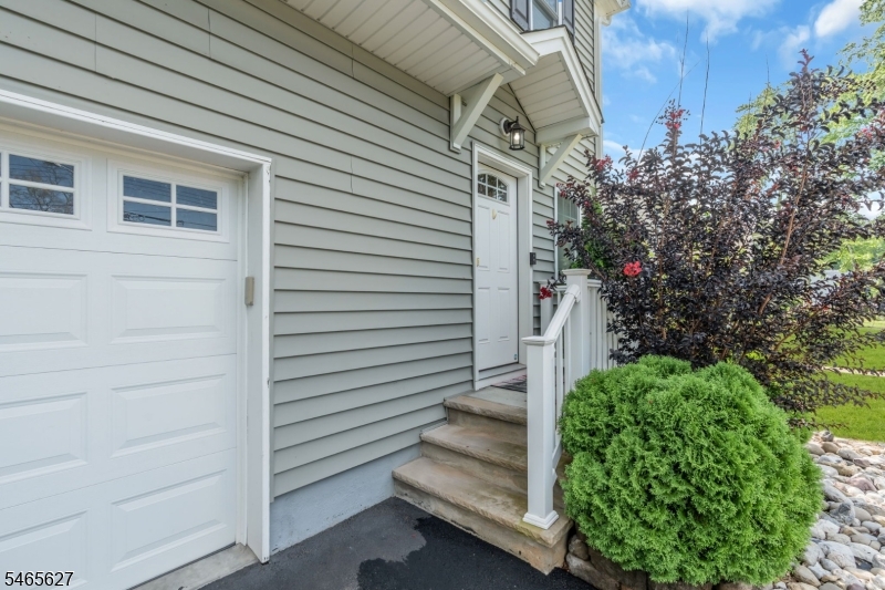 42 Deerfield Rd Property Photo 8