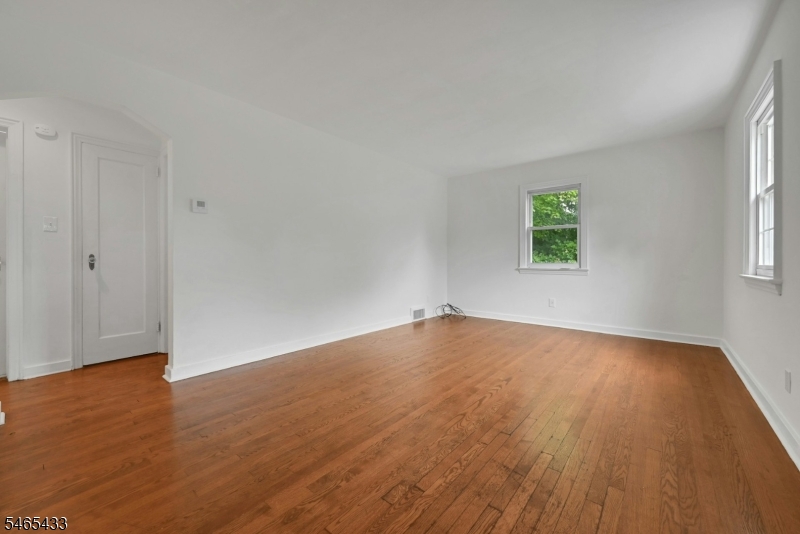 11 Pine St Property Photo 2