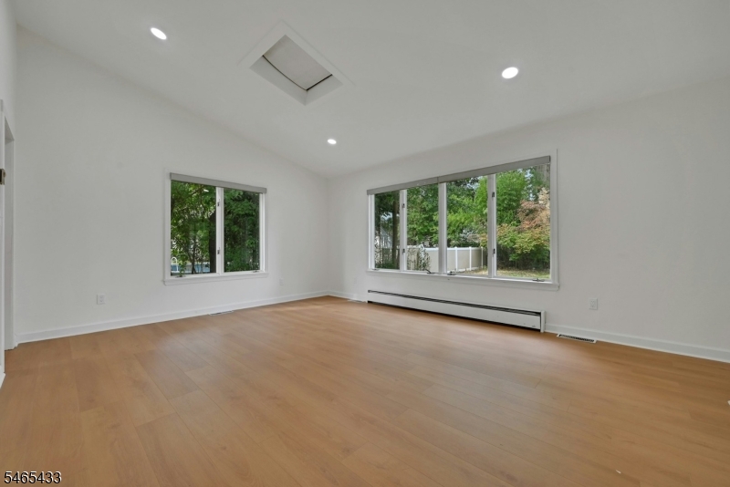 11 Pine St Property Photo 12