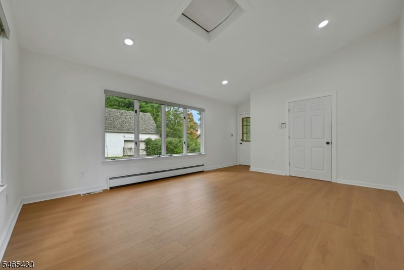 11 Pine St Property Photo 13