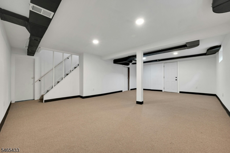11 Pine St Property Photo 21