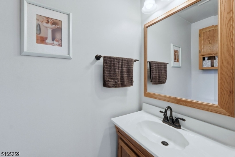 112 Jefferson Pl Property Photo 13