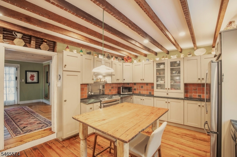 5 S Harrison St Property Photo 6