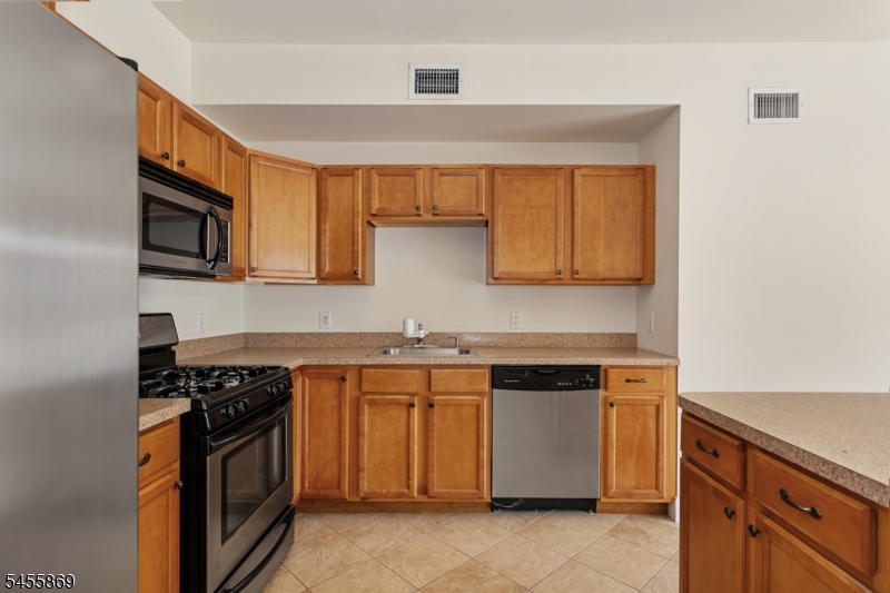 1677 Springfield Ave 2 Property Photo 4