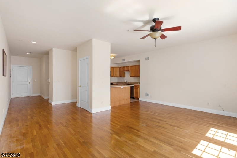 1677 Springfield Ave 2 Property Photo 7