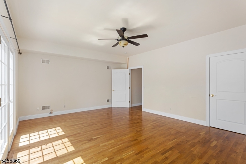 1677 Springfield Ave 2 Property Photo 12