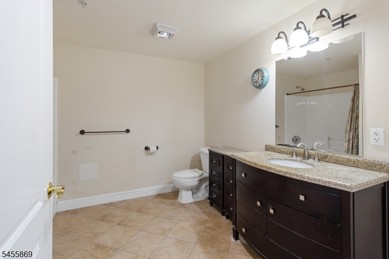1677 Springfield Ave 2 Property Photo 14