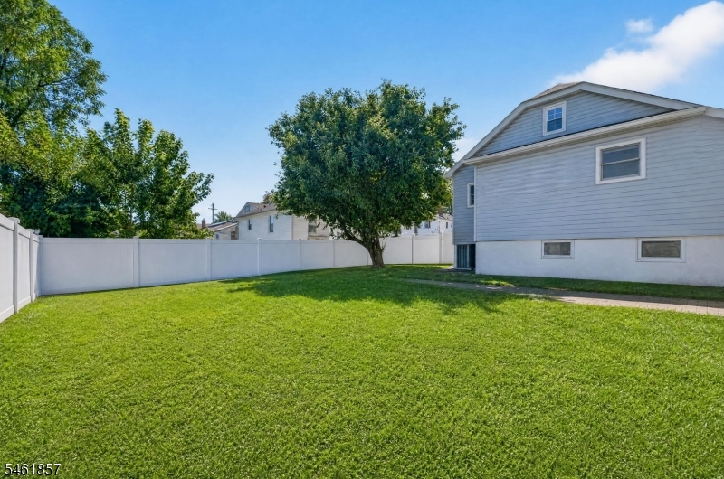 11 5th Avenue Property Photo 19