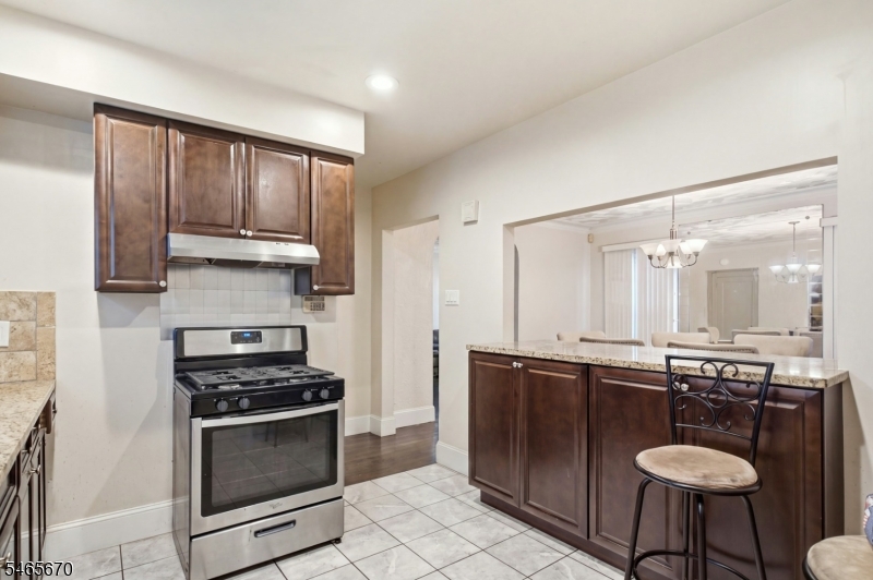 281 Smith St Property Photo 8