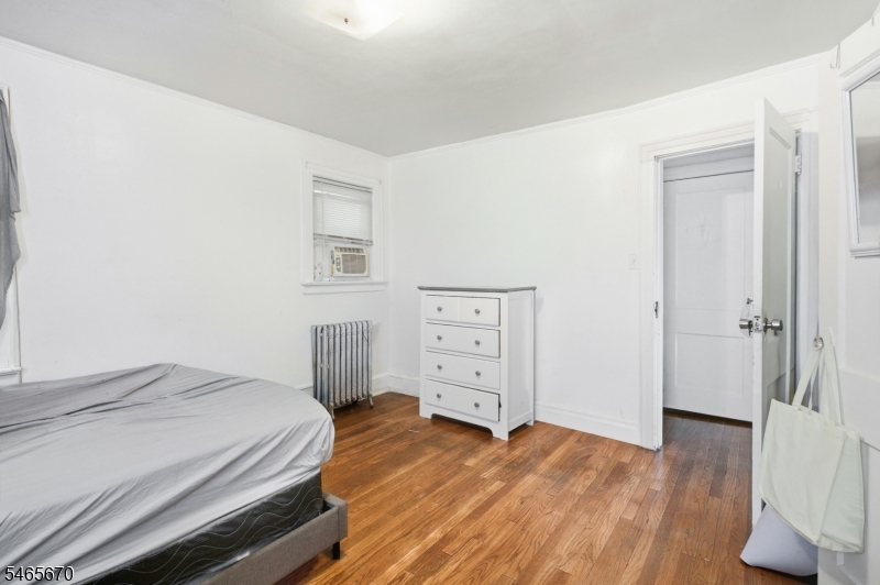 281 Smith St Property Photo 10