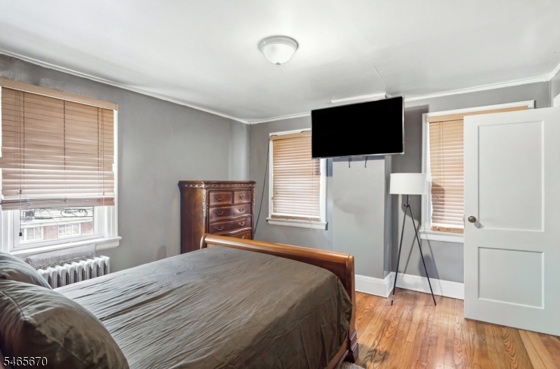 281 Smith St Property Photo 11