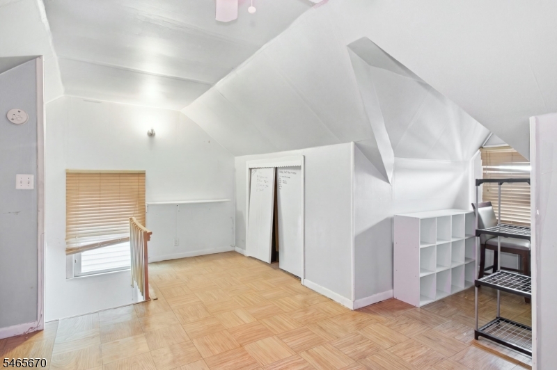 281 Smith St Property Photo 18