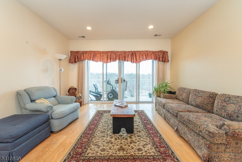 10323 Warrens Way 323 Property Photo 2