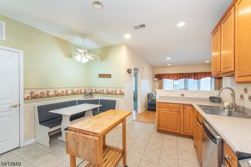 10323 Warrens Way 323 Property Photo 11