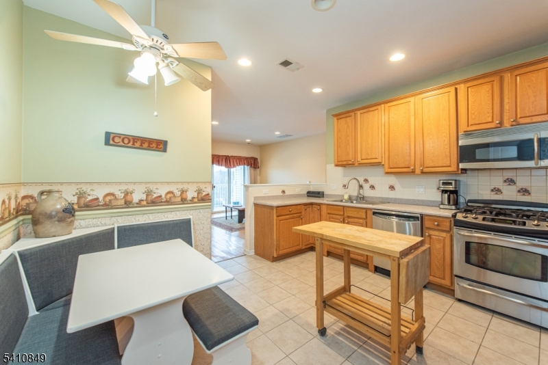 10323 Warrens Way 323 Property Photo 12
