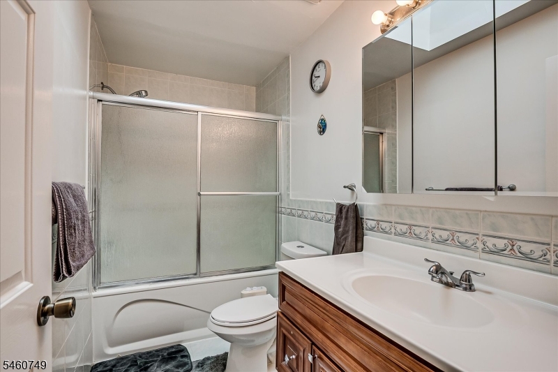 154 Dutton St Property Photo 29