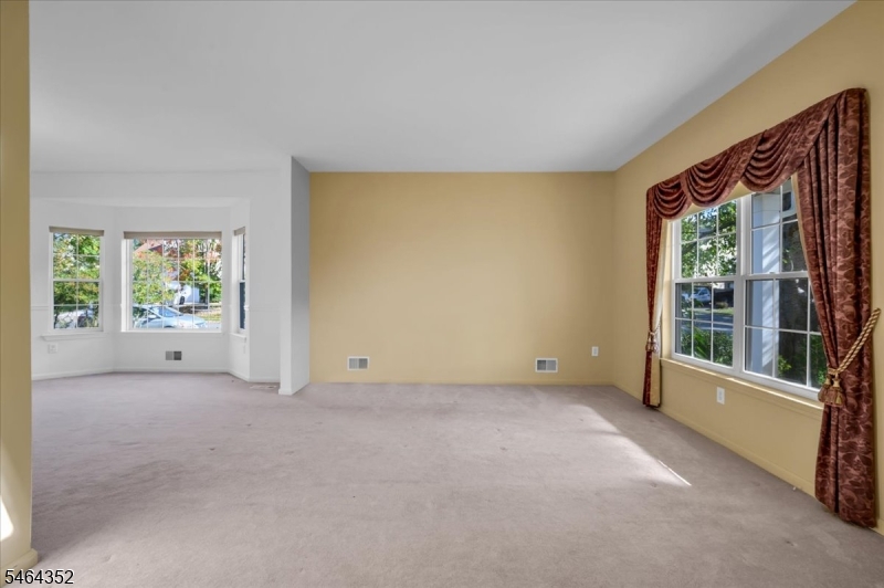21 Reinhart Way Property Photo 6