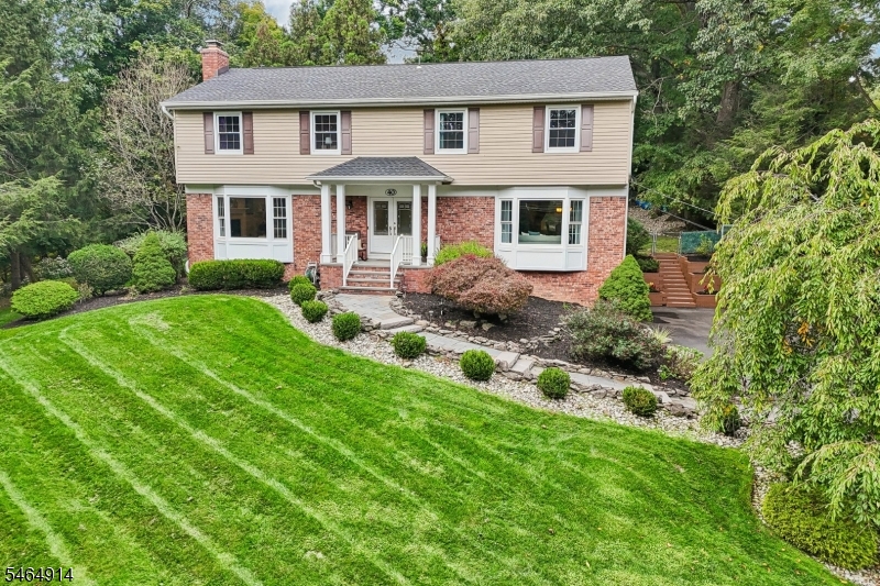 40 Brook Ter Property Photo 1