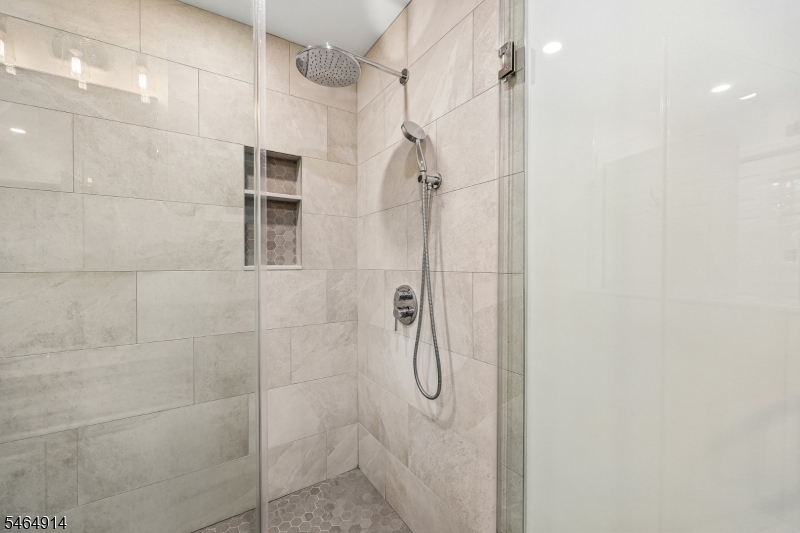 40 Brook Ter Property Photo 28
