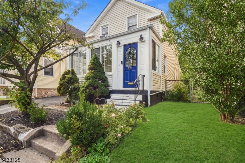 321 Boyden Ave Property Photo 1