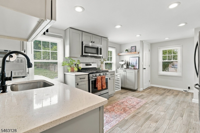 321 Boyden Ave Property Photo 15