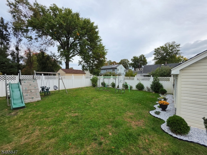 92 Bradford Ave Property Photo 31