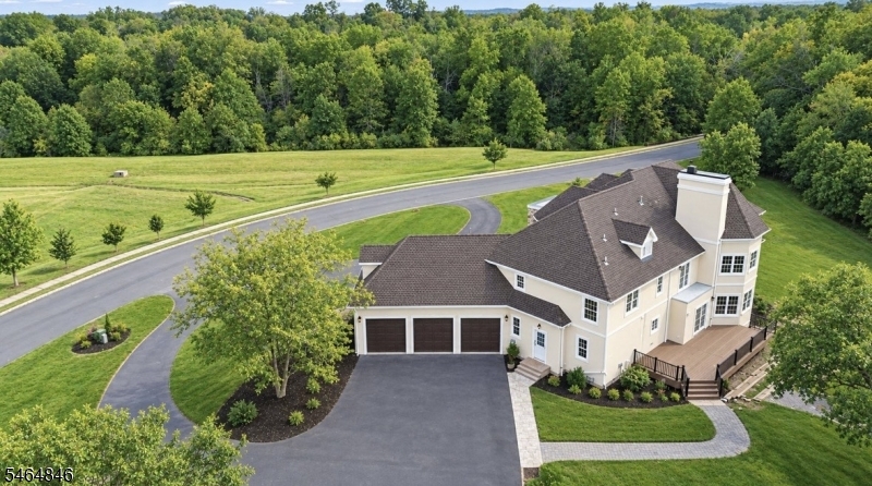 44 Bridle Path Property Photo 3