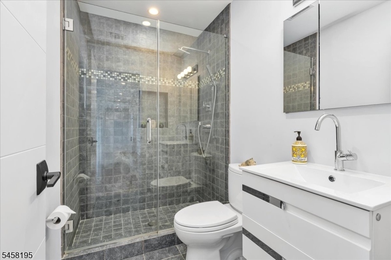 25 Oakwood Dr Property Photo 40