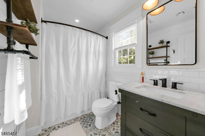 644 Golf Ter Property Photo 15