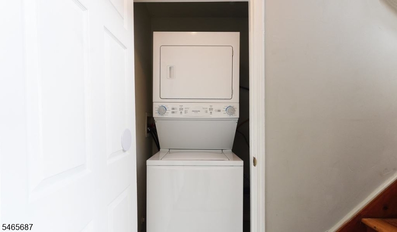 589 Cherry St Property Photo 15